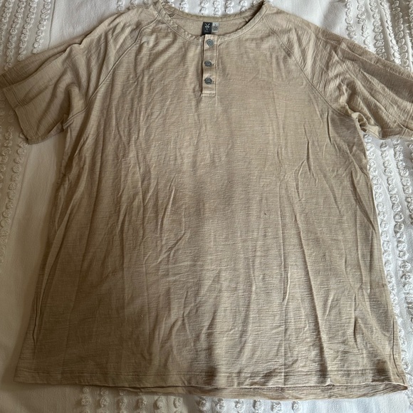 Ibex Men’s Merino Wool Henley Tshirt. Large, Buff/tan Heather - Picture 5 of 8